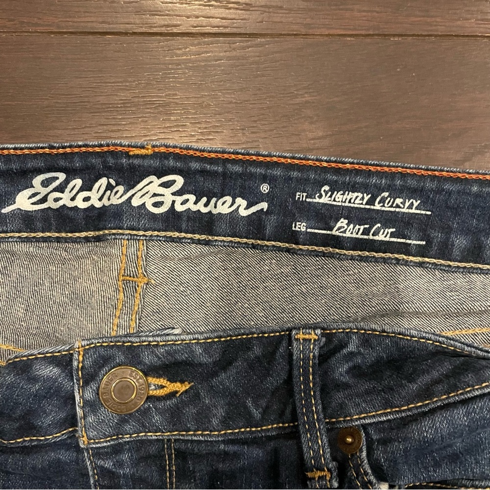 Vintage Eddie Bauer Women's Medium Washed Jeans - Picture 5 of 5